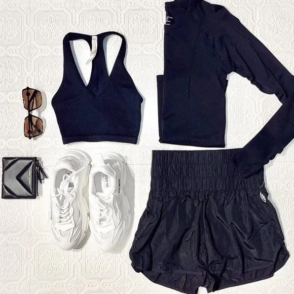 Free People Movement The Way Home High Rise Pull On Shorts Black XS like new - Picture 4 of 8